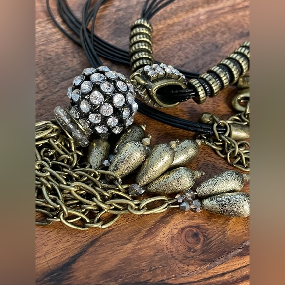 🔥 NWT Chico's Black and Gold rhinestone Necklace - Picture 12 of 12